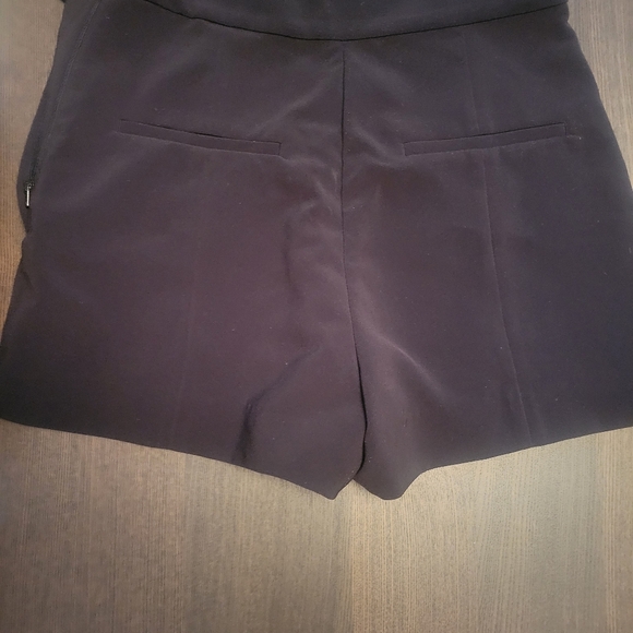 H&M size 6 black dress shorts - Picture 3 of 4